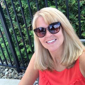 Meet your Posher, Wendy